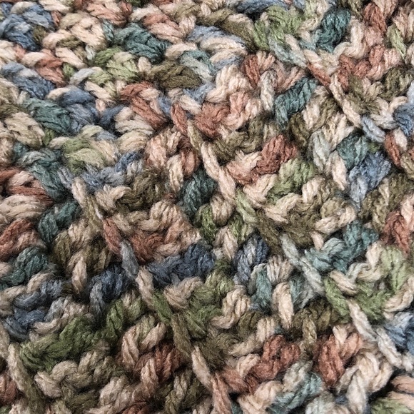 Ladies winter beanie hat handmade crochet - Picture 5 of 7